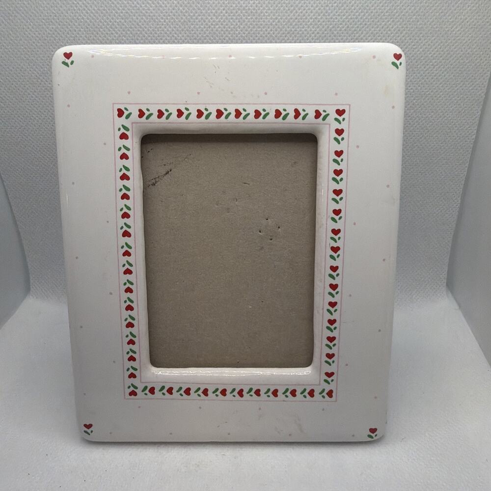 Ceramic White With Vintage Hearts Countryside Tabletop Picture Frame